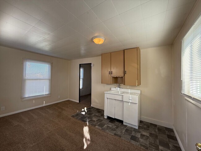 Foto del edificio - Budget Friendly Apartment!