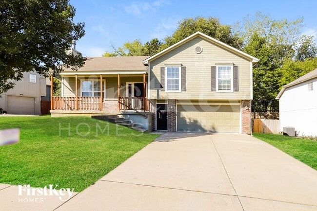Building Photo - 8024 N Spruce Ave
