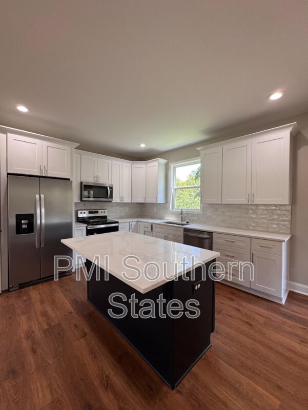 Foto del edificio - 711 Rockcliff St