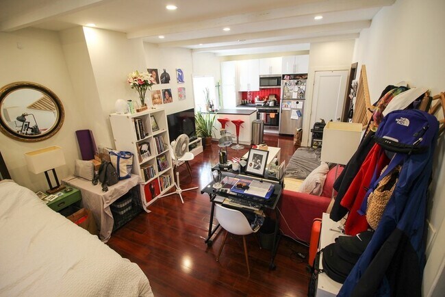 Foto del edificio - 70 Bennington St