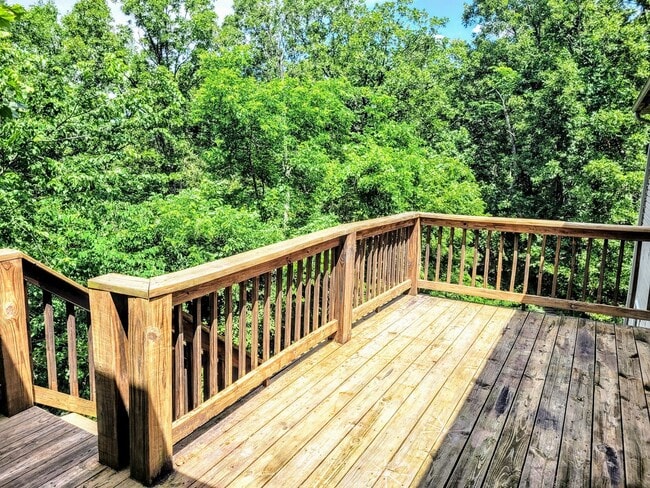 Building Photo - Beautiful fenced home