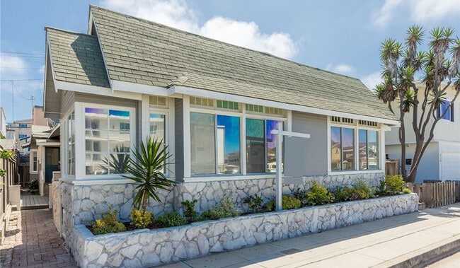 Building Photo - 718 Hermosa Ave