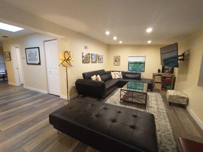 Foto del edificio - 1865 Washington Ave