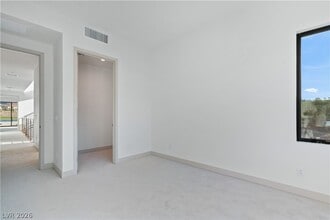 Building Photo - 66 Lakefront Dr