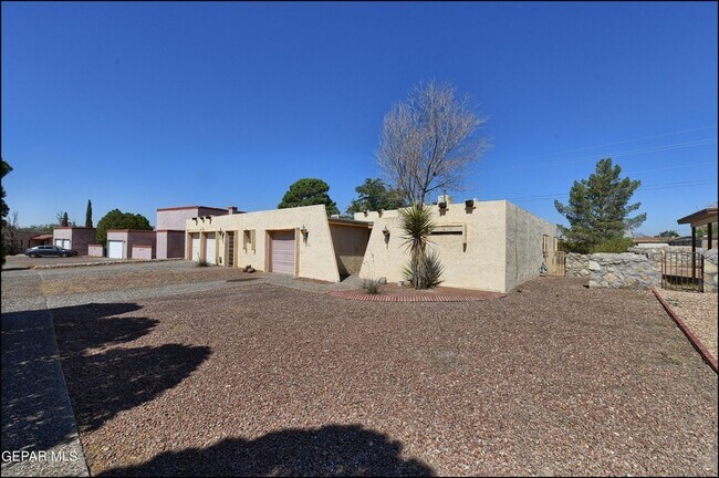 Building Photo - 10711 Ivanhoe Dr