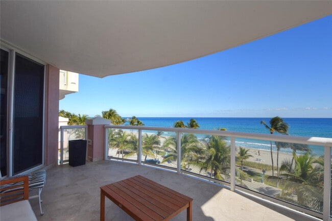 Foto del edificio - 2051 SE 3rd St