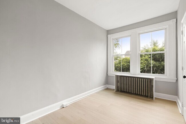 Foto del edificio - 216 Collingdale Ave