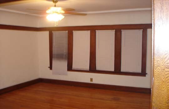 Building Photo - 1435 W Brown St