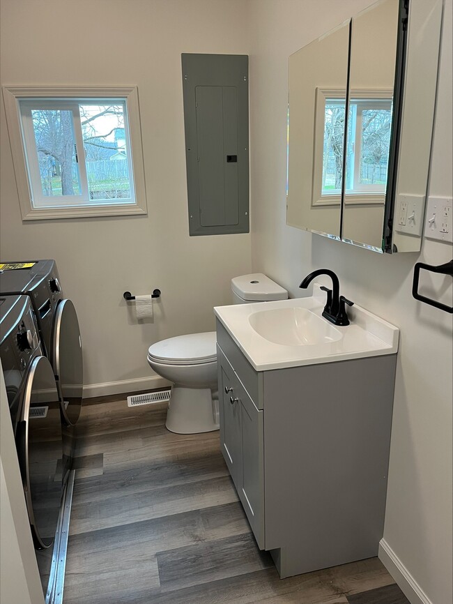 Building Photo - 2053 Ohio Ave