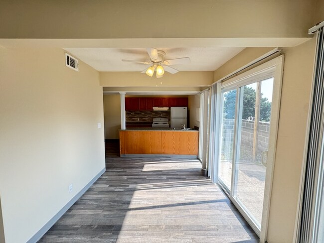 Foto del edificio - 7311 Buckingham Dr