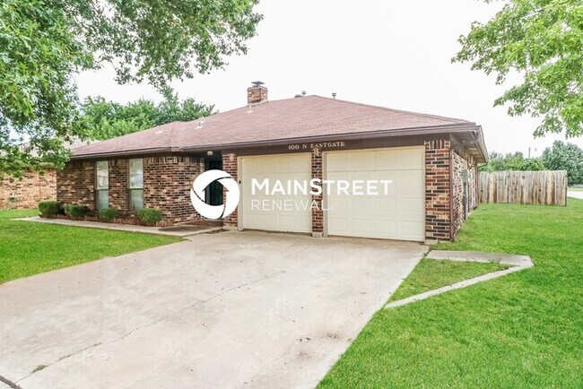 Building Photo - 3 Bedroom Pet-Friendly Home in Yukon, OK w...