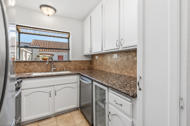 Foto del edificio - 3633 Indiana St