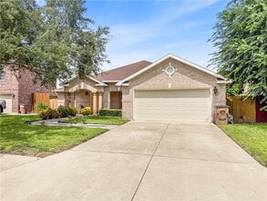 Building Photo - 2117 Andrea Ave