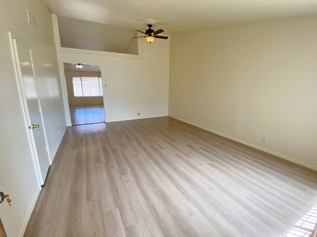 Foto del edificio - Corner Lot Property 3 bedroom 2 Bath