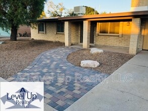 Building Photo - 7532 N Rasmussen Ave
