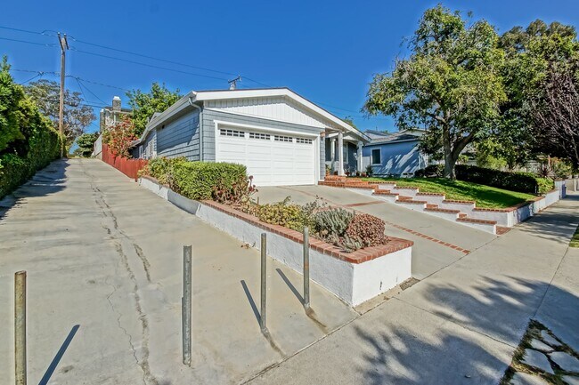 Foto del edificio - 1813 N Meadows Ave