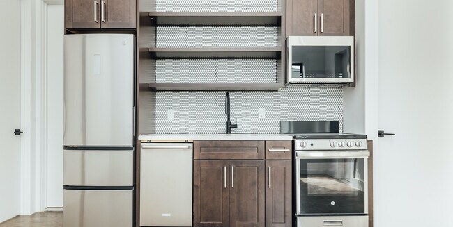 Building Photo - 644 Lorimer St
