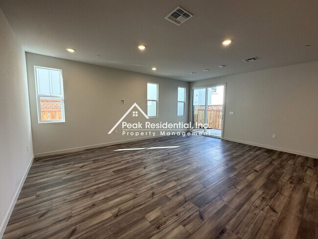 Building Photo - Brand New West Sacramento 4bd/3ba Home