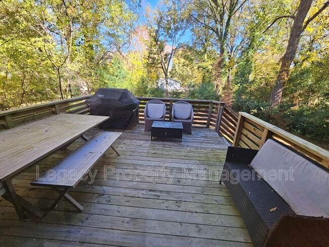 Foto del edificio - 1211 Gilbert St