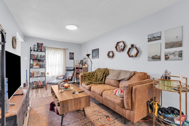 Building Photo - 270 Elizabeth St