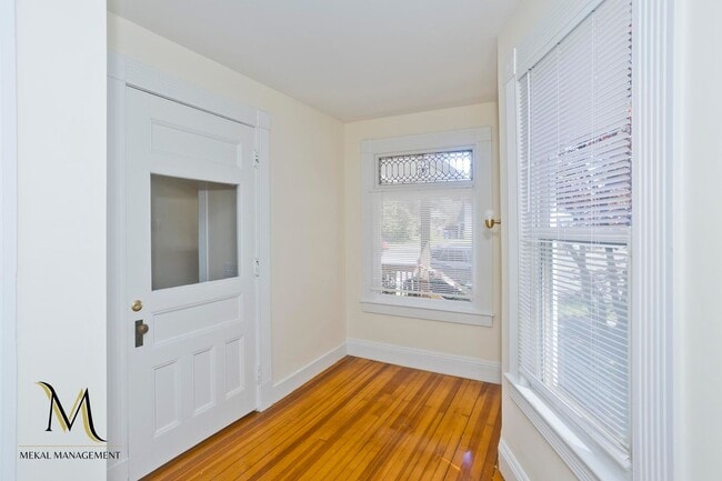 Photo - 208-210 Fort Pleasant Ave Apartment