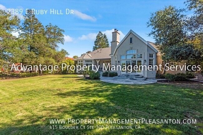 Foto del edificio - 2389 E Ruby Hill Dr