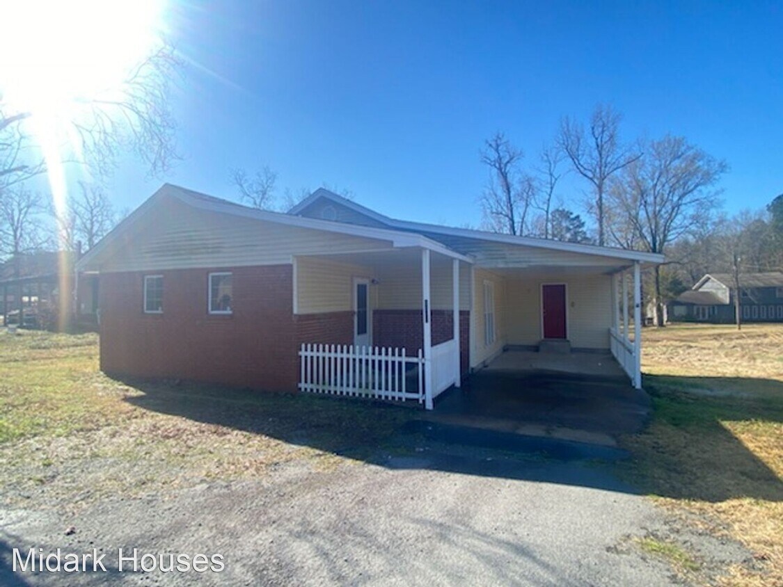 Primary Photo - 3 br, 1 bath House - 3011 W. Dixon Rd