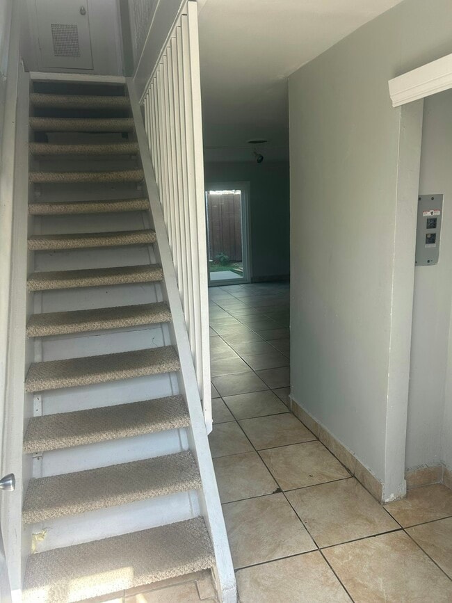 Foto del edificio - 458 Grand Ave