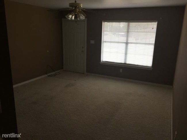 Foto del edificio - 2 br, 1 bath Apartment - 895 S Hill St