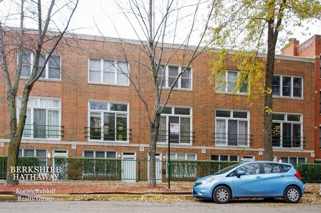 Building Photo - 3300 N Kenmore Ave