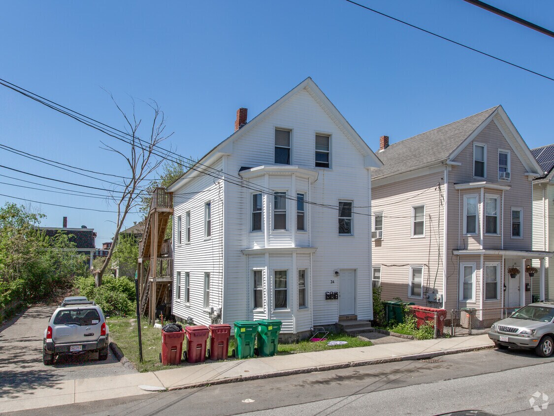 Primary Photo - 24 W 3rd St