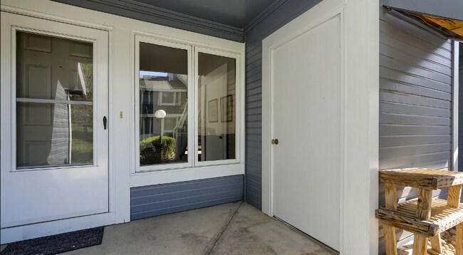 Building Photo - 3737 Landings Dr