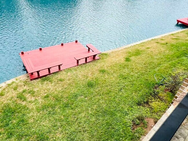 Building Photo - 14303 Tasmania Ct