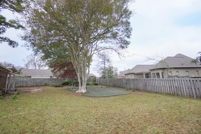 Foto del edificio - 325 Mockingbird Ln