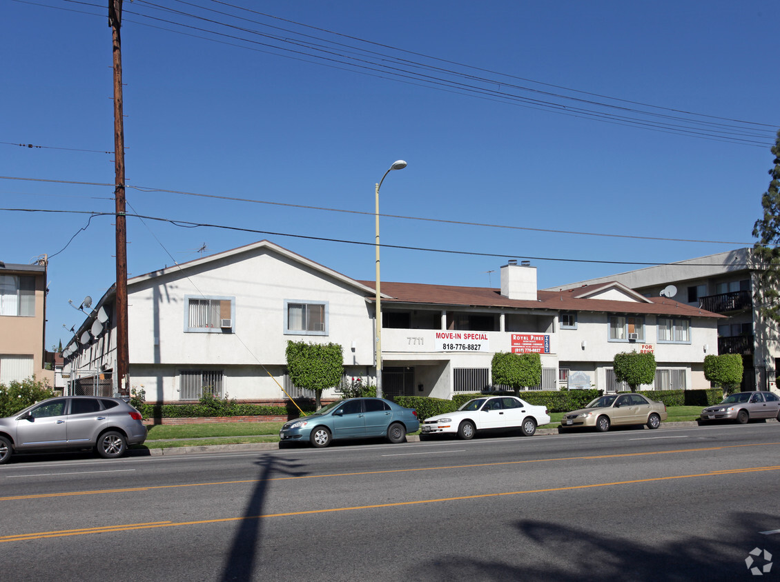 Building Photo - Royal Pines Apartments