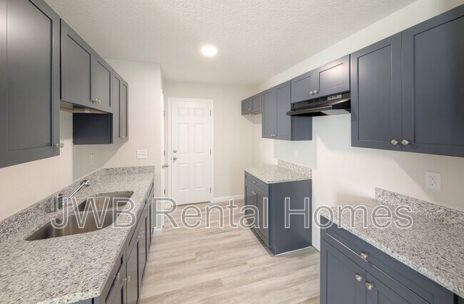 Foto del edificio - 8459 Buttercup St