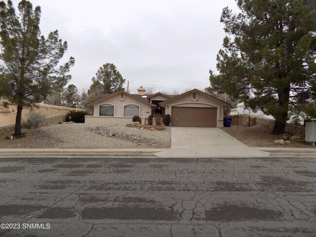 Building Photo - 3006 Buena Vida Cir