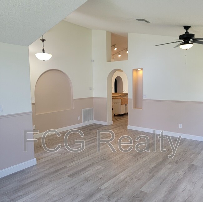 Building Photo - 1167 Singleton Cir