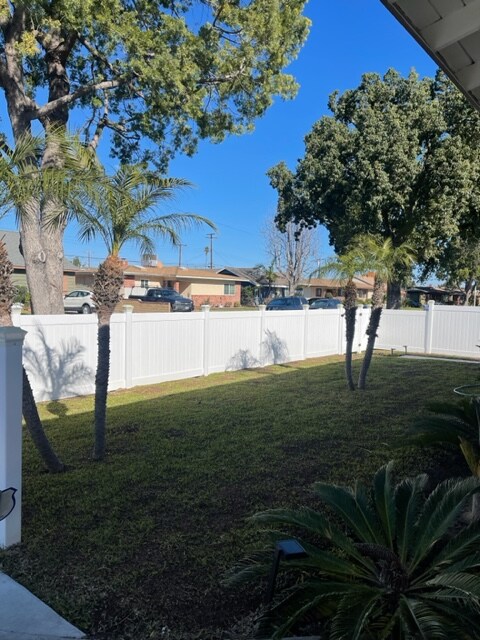 Foto del edificio - 7712 Botany St