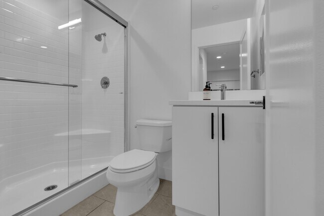 Foto del edificio - 2907 W Exposition Pl