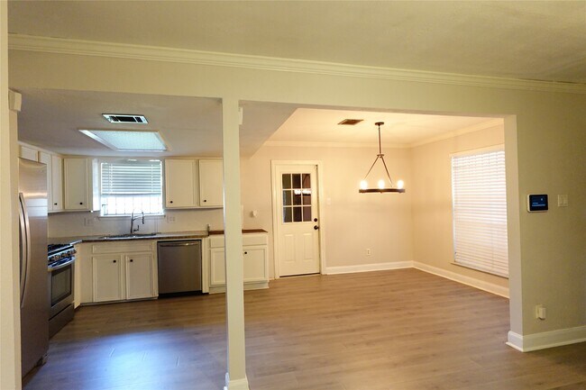 Foto del edificio - 11115 BurningBush Ln