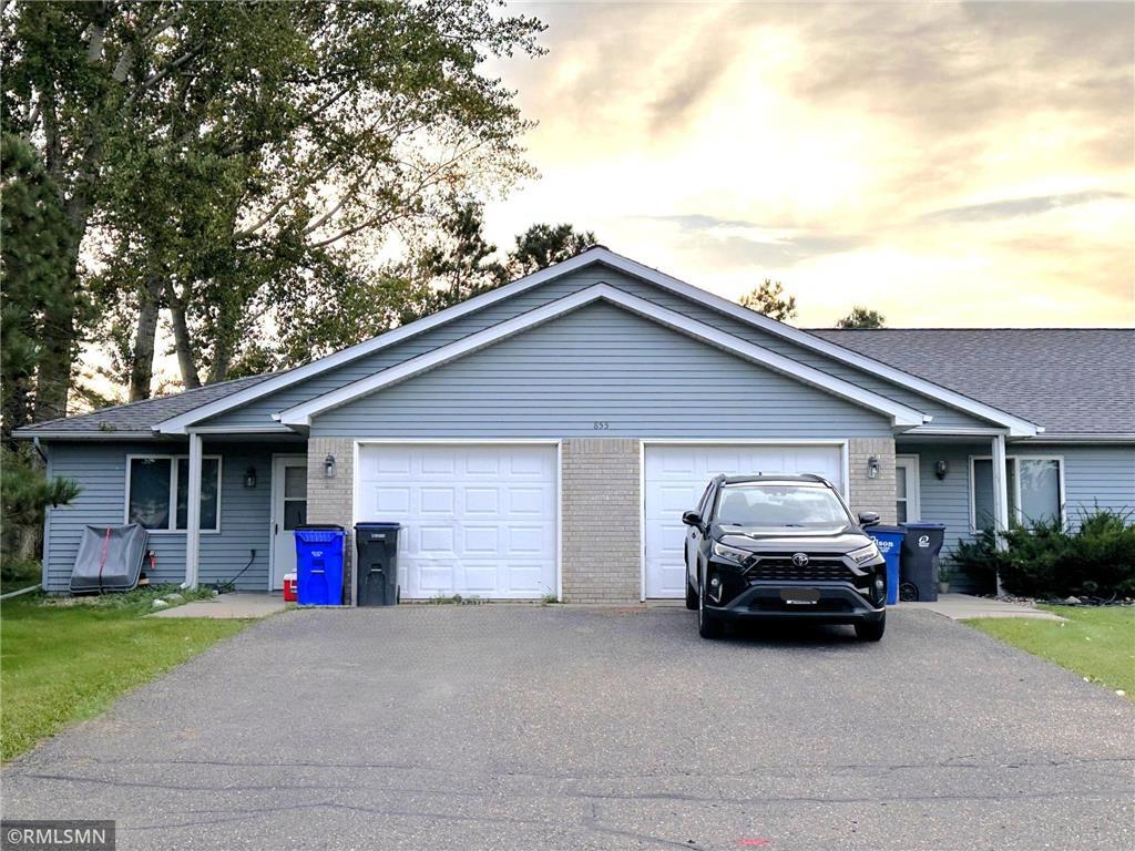 Foto principal - 855 Highview Dr