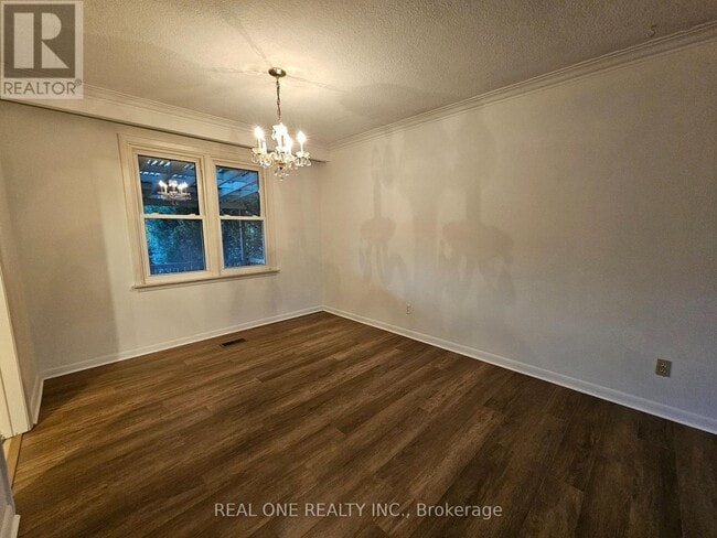 Building Photo - 6 Fairhill Crescent