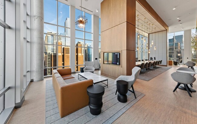 Espacio adicional para trabajar desde casa - 216 W Chicago Ave