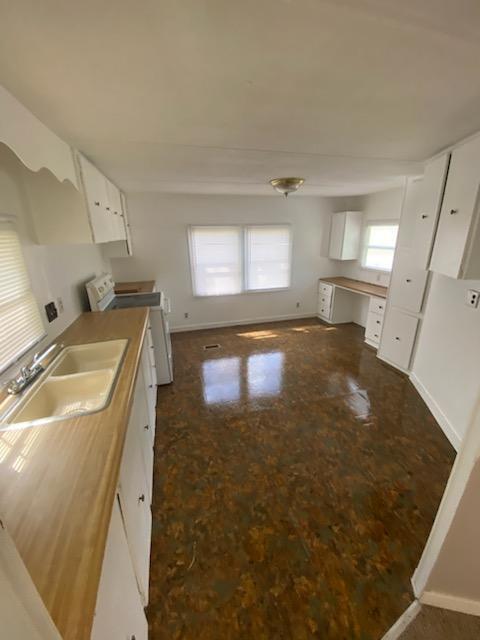 Building Photo - 2124 Countryside Dr