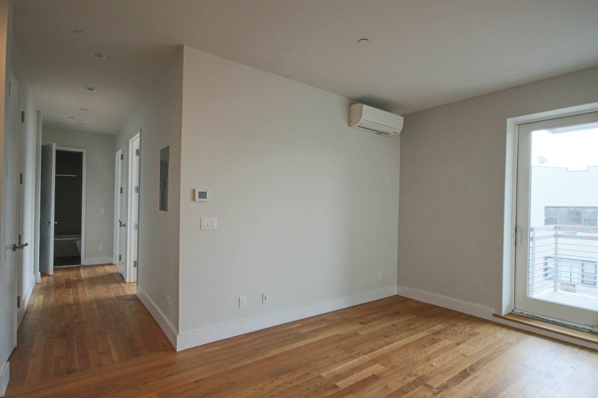 Primary Photo - 25 Skillman Ave