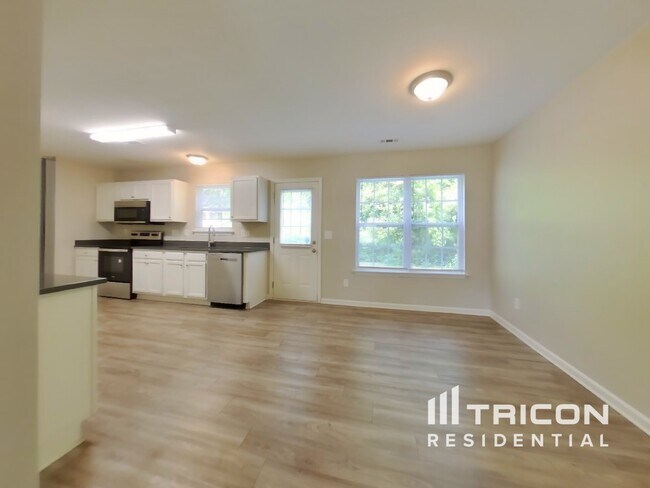 Building Photo - 2644 Allen Rd S