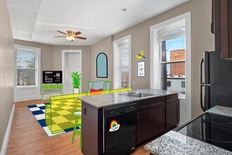 Building Photo - 900 Barton St