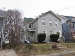 Building Photo - 211 Price St