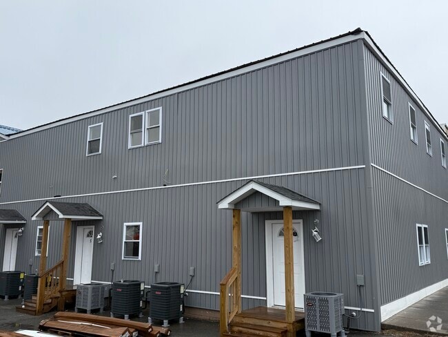 Building Photo - 1309 E Main St